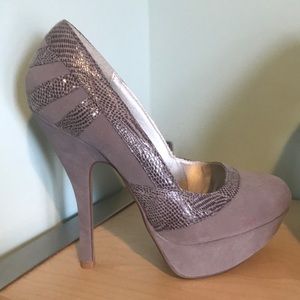 JustFab Gray Snakeskin Heels